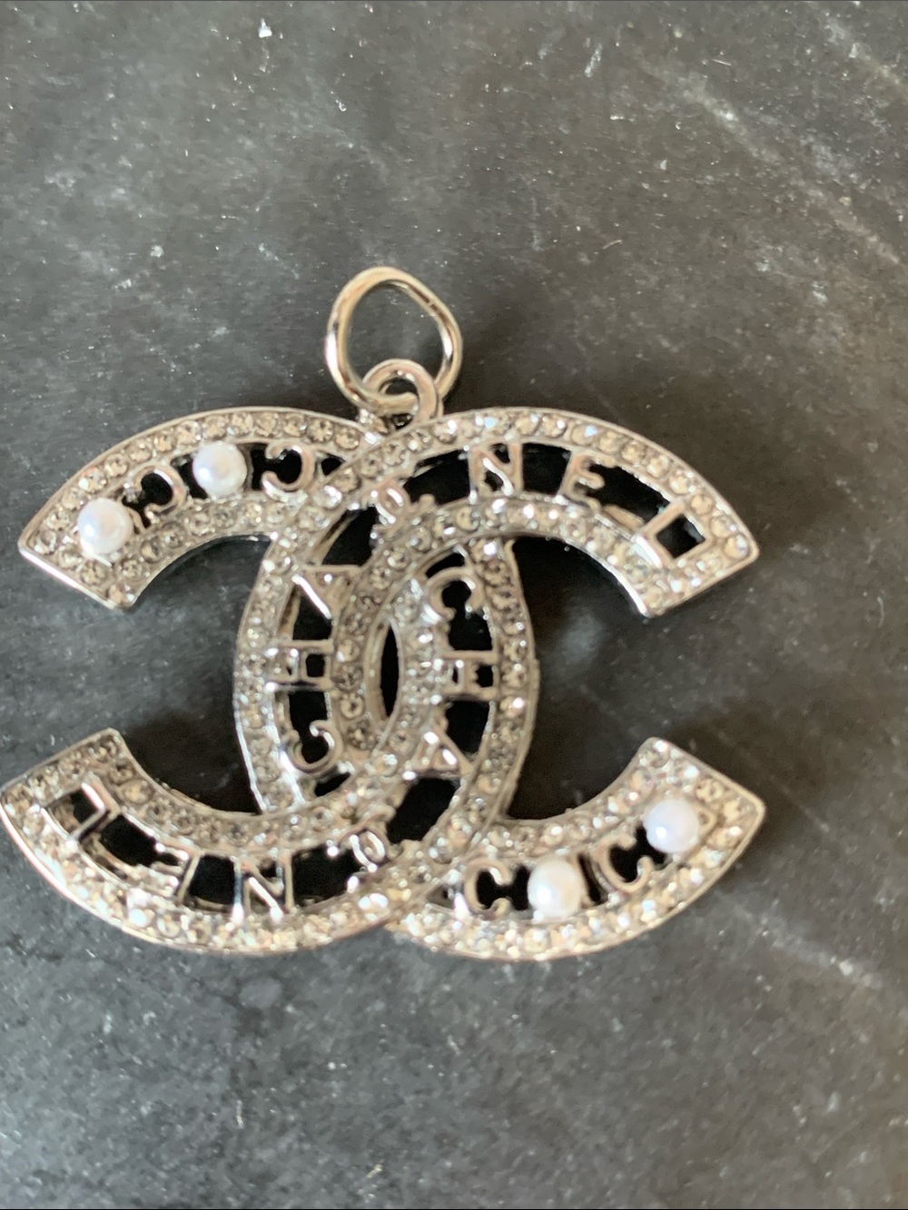 NEW! FASHION Costime Jewelry Crystal Pearl CC Logo Pendant